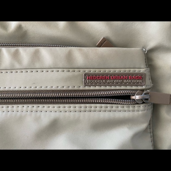 Crossbody Sport Bag - Picture 3 of 5